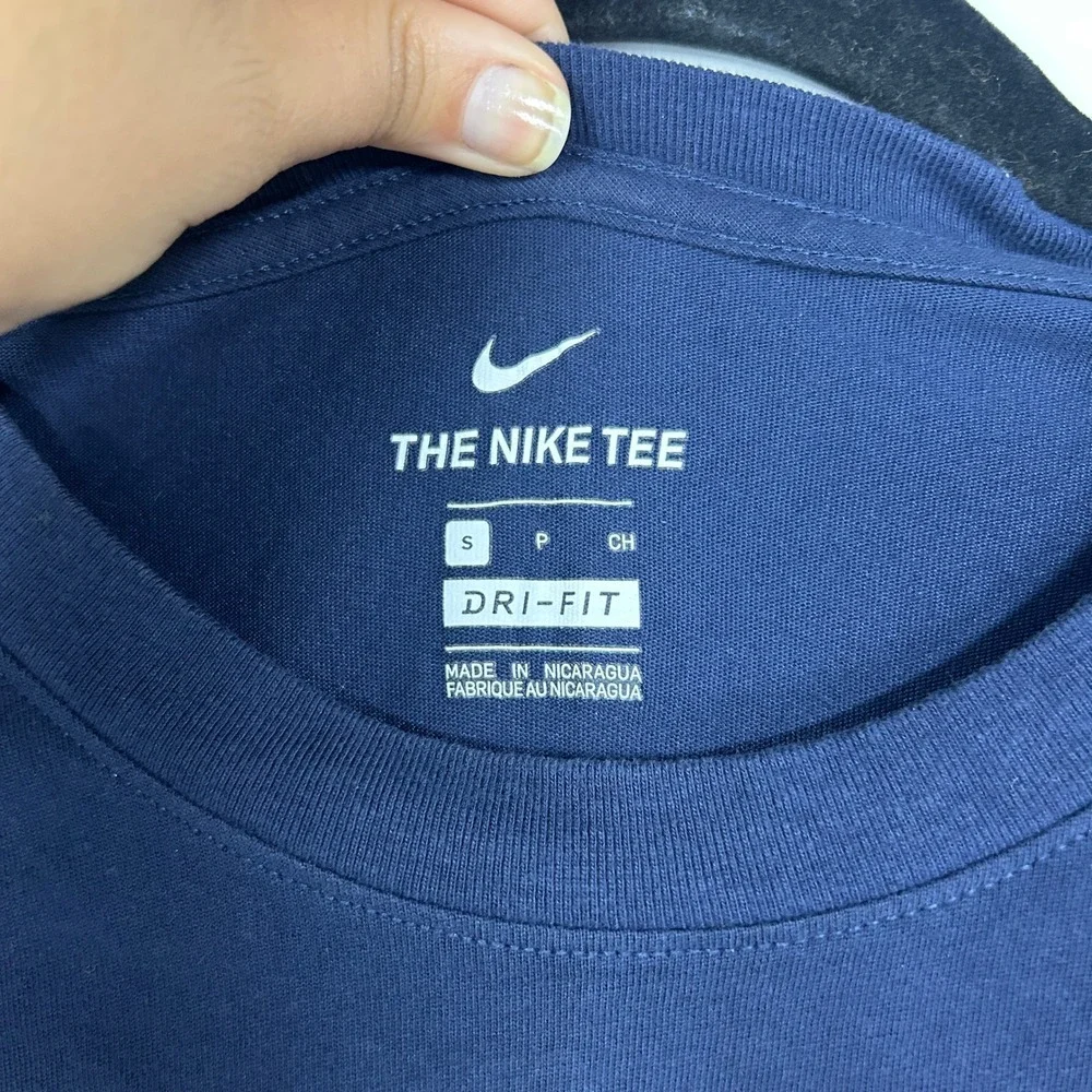 Nike US Soccer USA Crest Dri-FIT T-Shirt Navy Blue Graphic Tee – Small